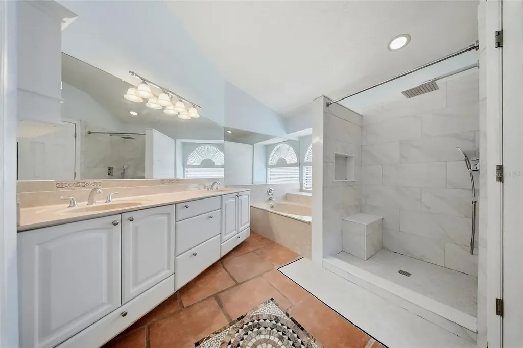 2704 Buckhorn Oaks Drive Valrico FL 33594