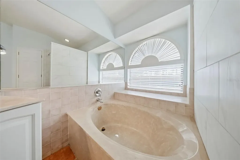 2704 Buckhorn Oaks Drive Valrico FL 33594