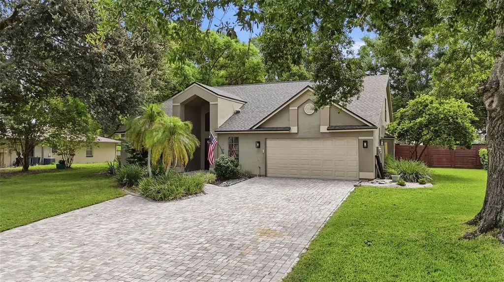 2704 Buckhorn Oaks Drive Valrico FL 33594