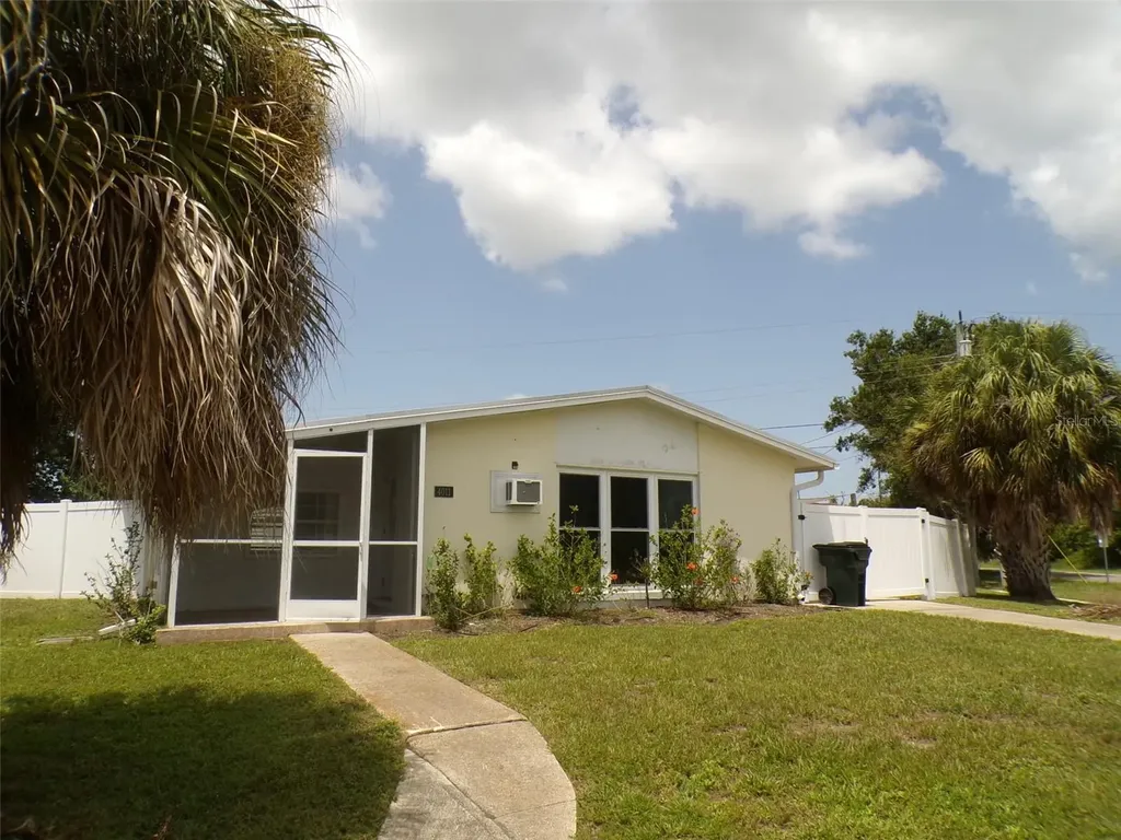 4011 Grobe Street North Port FL 34287