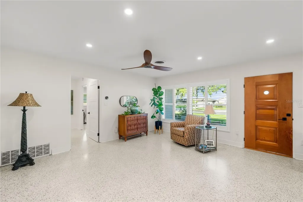 1604 Orange Avenue Tavares FL 32778