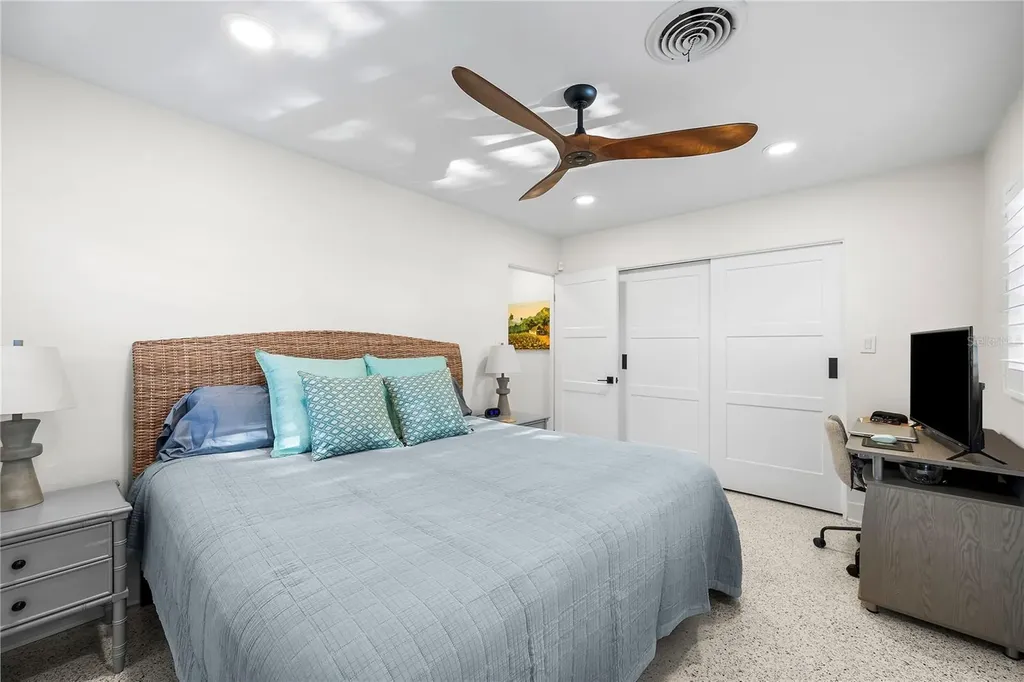 1604 Orange Avenue Tavares FL 32778