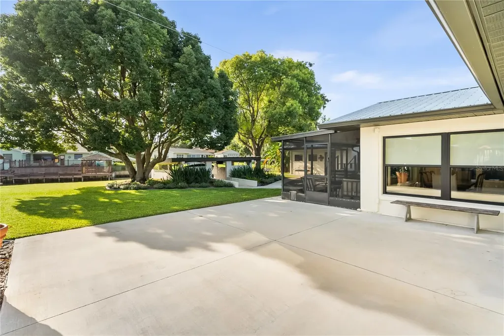 1604 Orange Avenue Tavares FL 32778