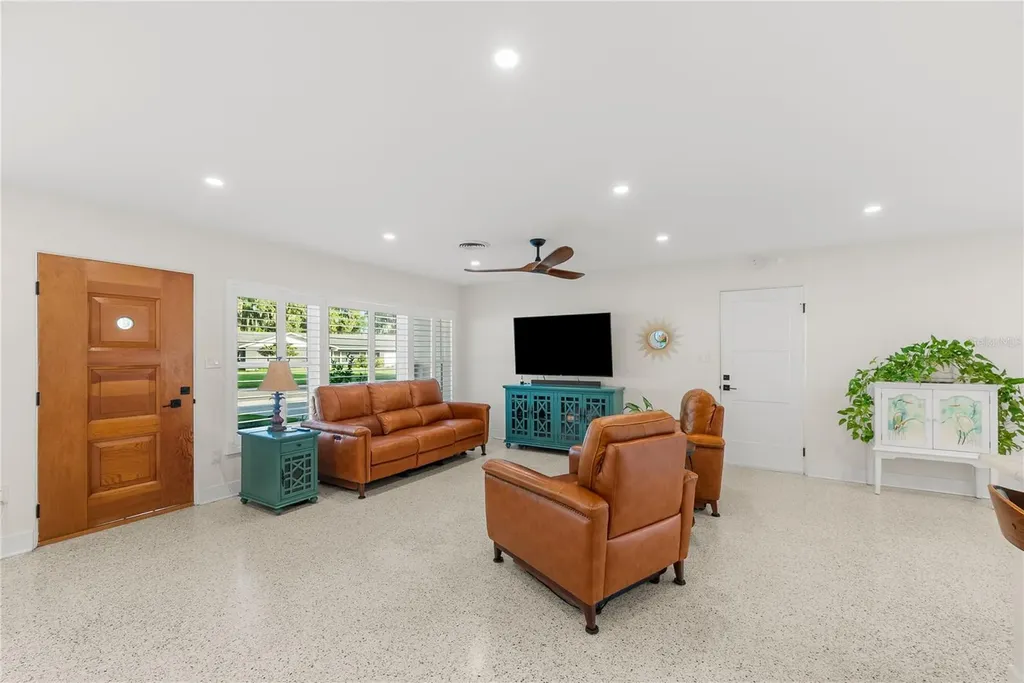 1604 Orange Avenue Tavares FL 32778
