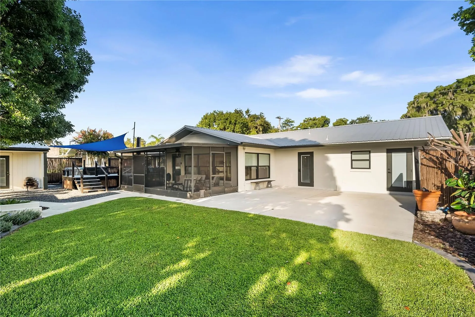 1604 Orange Avenue Tavares FL 32778