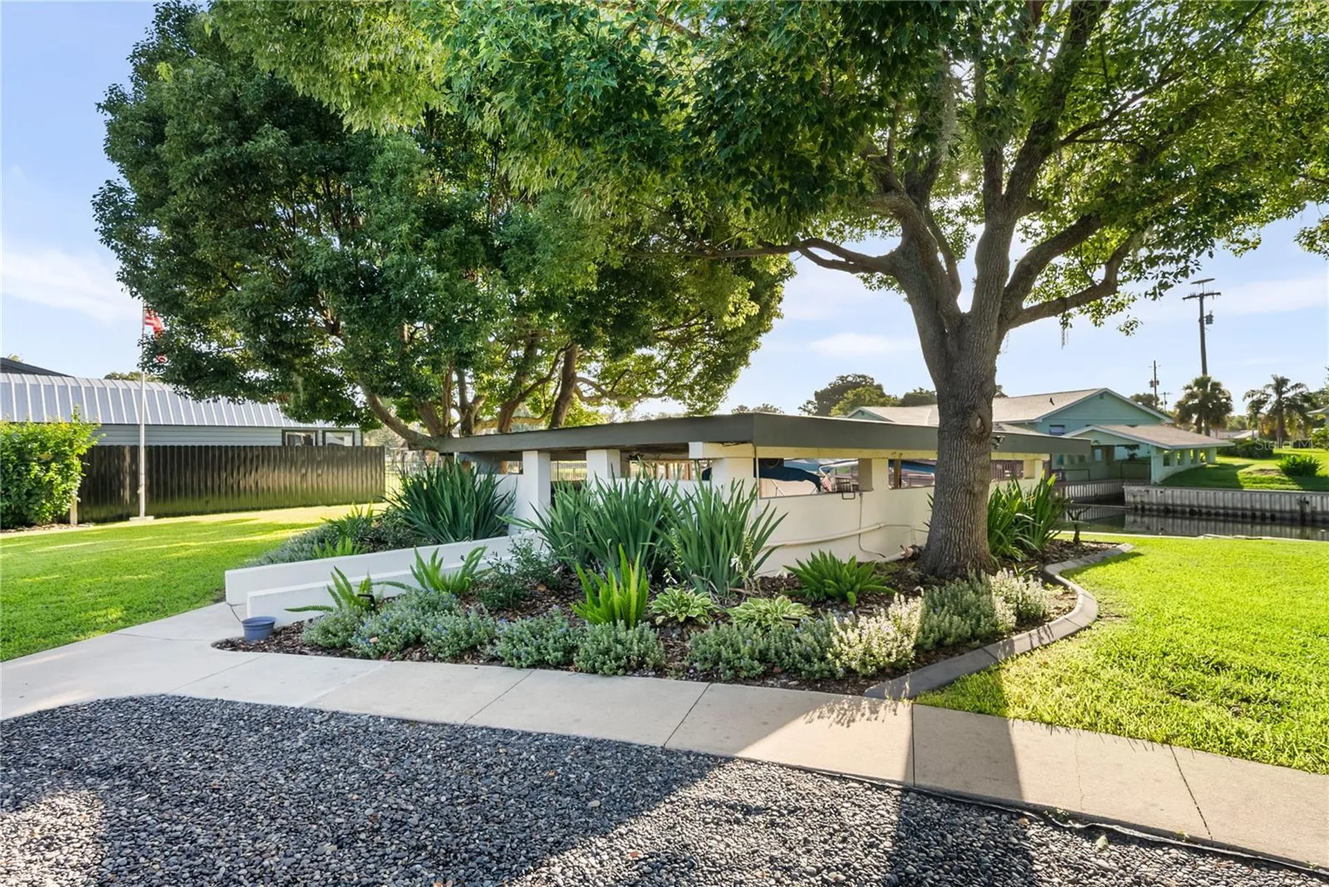 1604 Orange Avenue Tavares FL 32778
