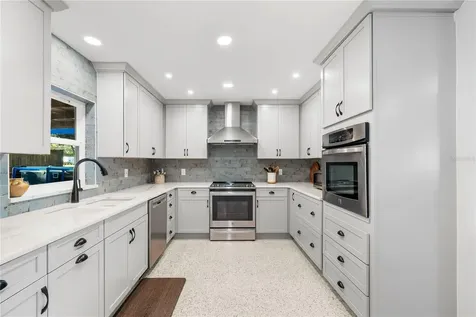 1604 Orange Avenue Tavares FL 32778