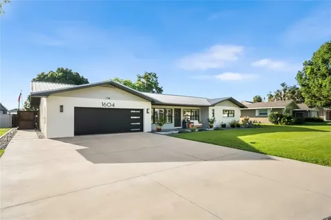 1604 Orange Avenue Tavares FL 32778