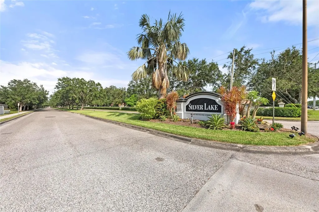 5224 58th Terrace E Bradenton FL 34203