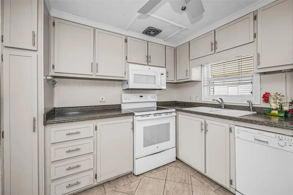 10539 Tahitian Lane Largo FL 33773