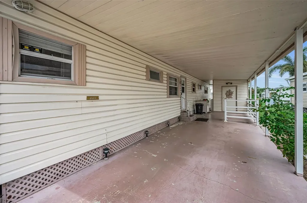 10539 Tahitian Lane Largo FL 33773