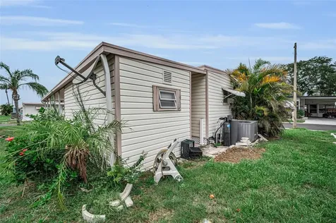 10539 Tahitian Lane Largo FL 33773