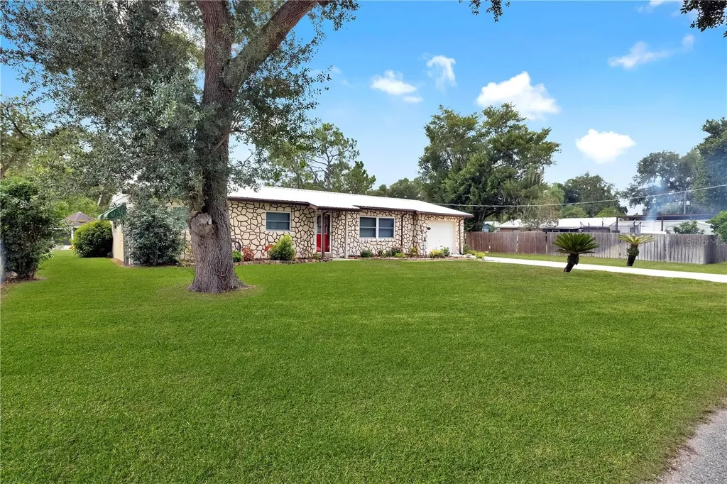 4314 Lark Drive Dover FL 33527