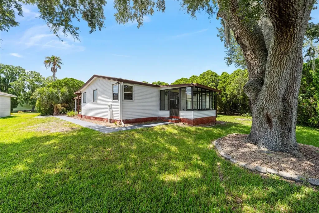 1004 Ann Avenue Lady Lake FL 32159