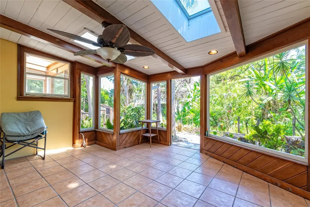 2425 Lake Sue Drive Orlando FL 32803