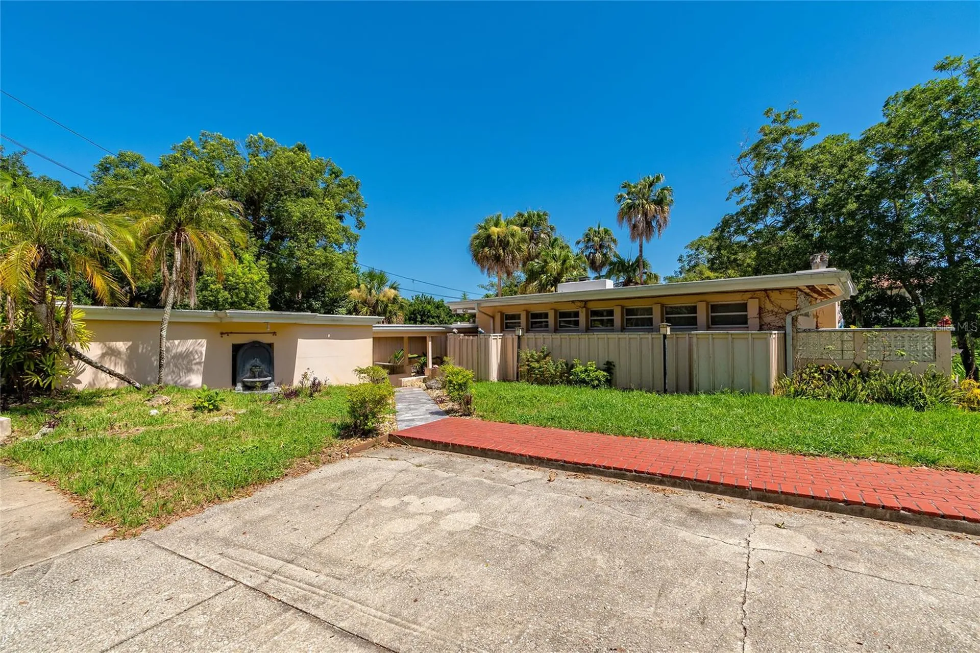 2425 Lake Sue Drive Orlando FL 32803