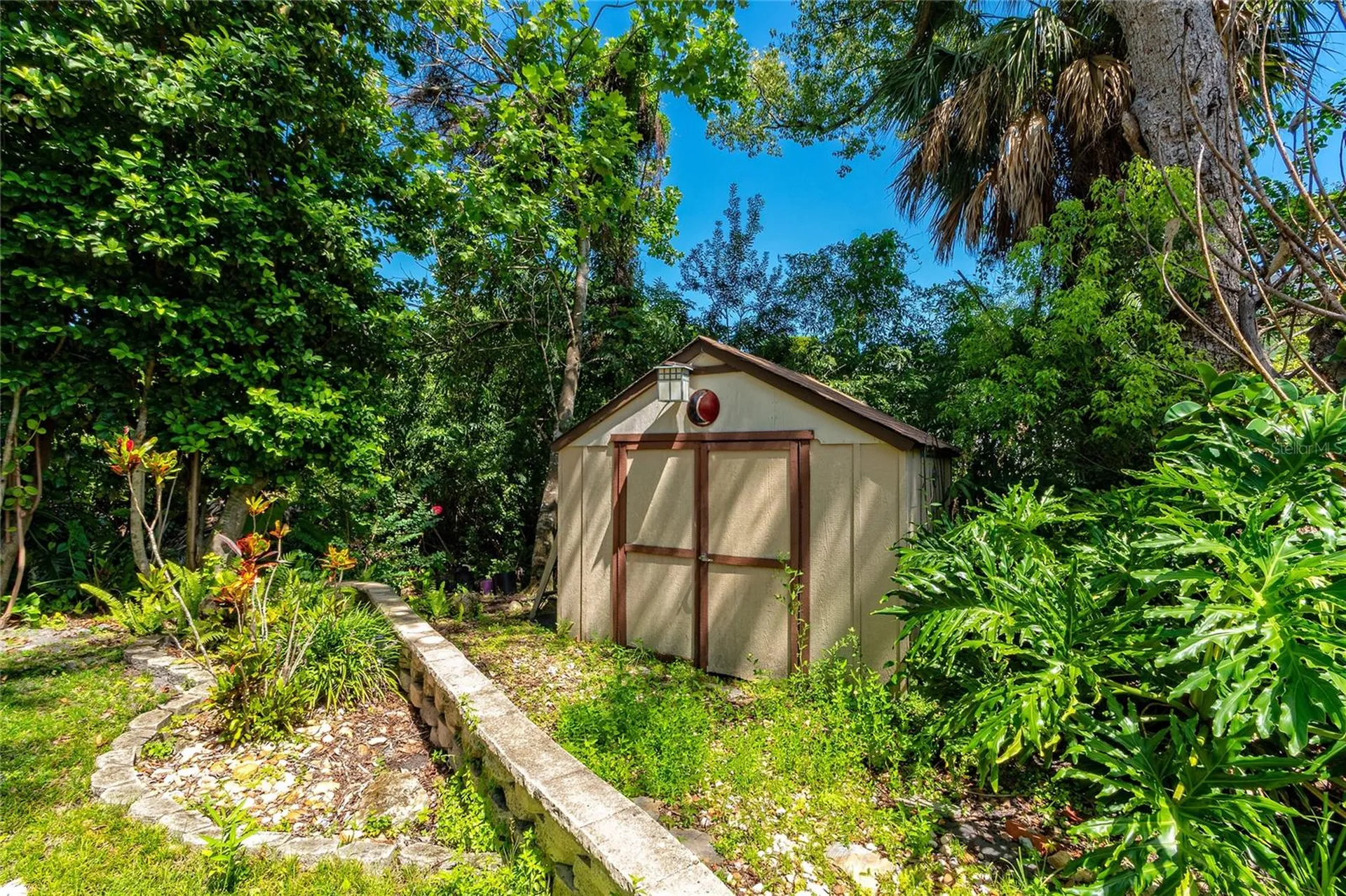 2425 Lake Sue Drive Orlando FL 32803