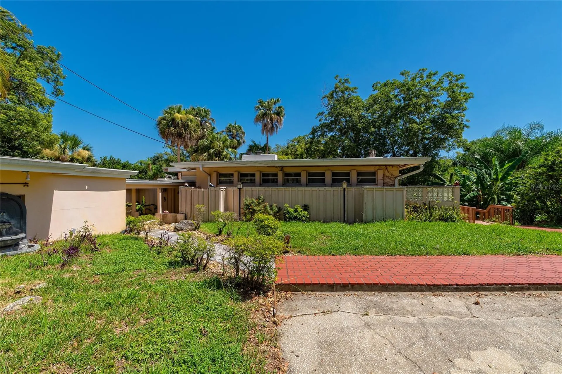 2425 Lake Sue Drive Orlando FL 32803
