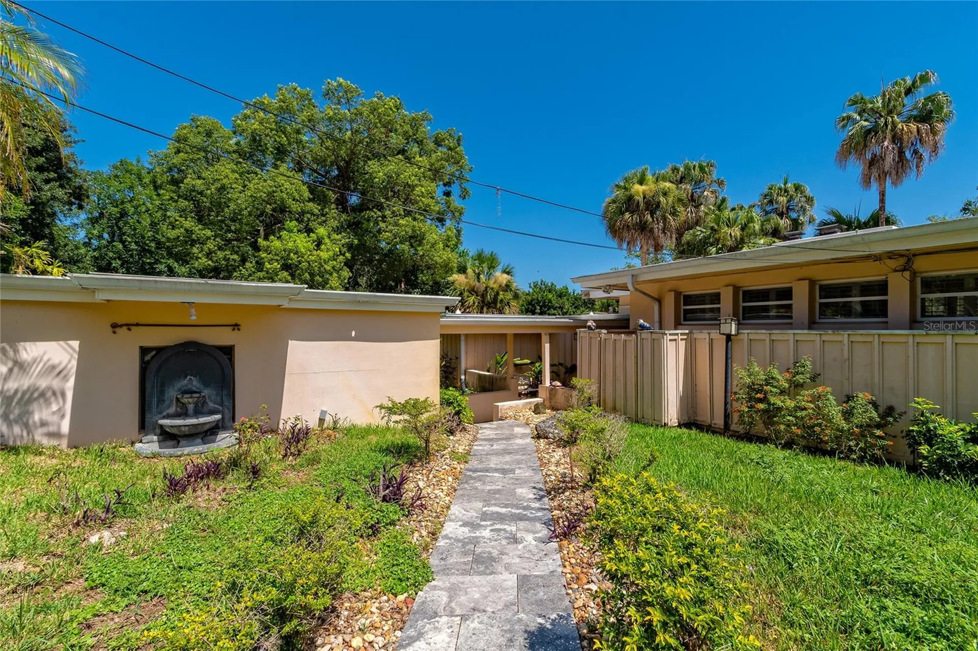 2425 Lake Sue Drive Orlando FL 32803