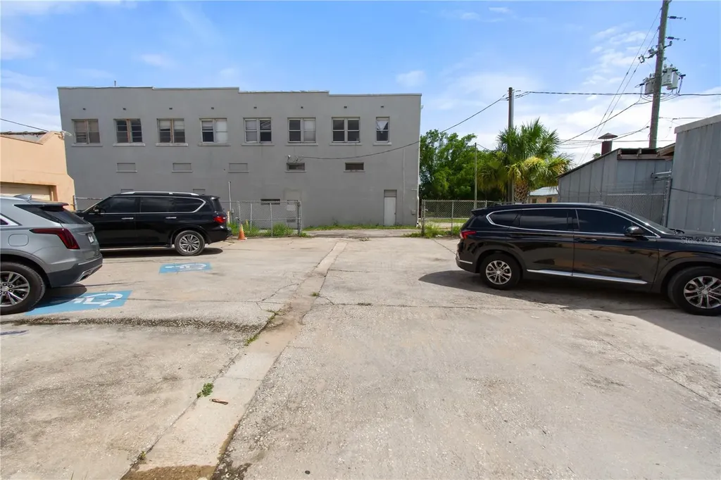 1 W Central Avenue Lake Wales FL 33853