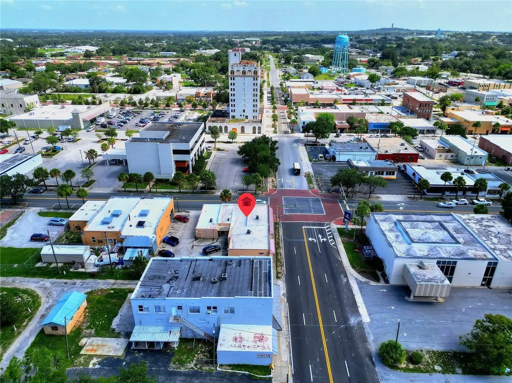 1 W Central Avenue Lake Wales FL 33853