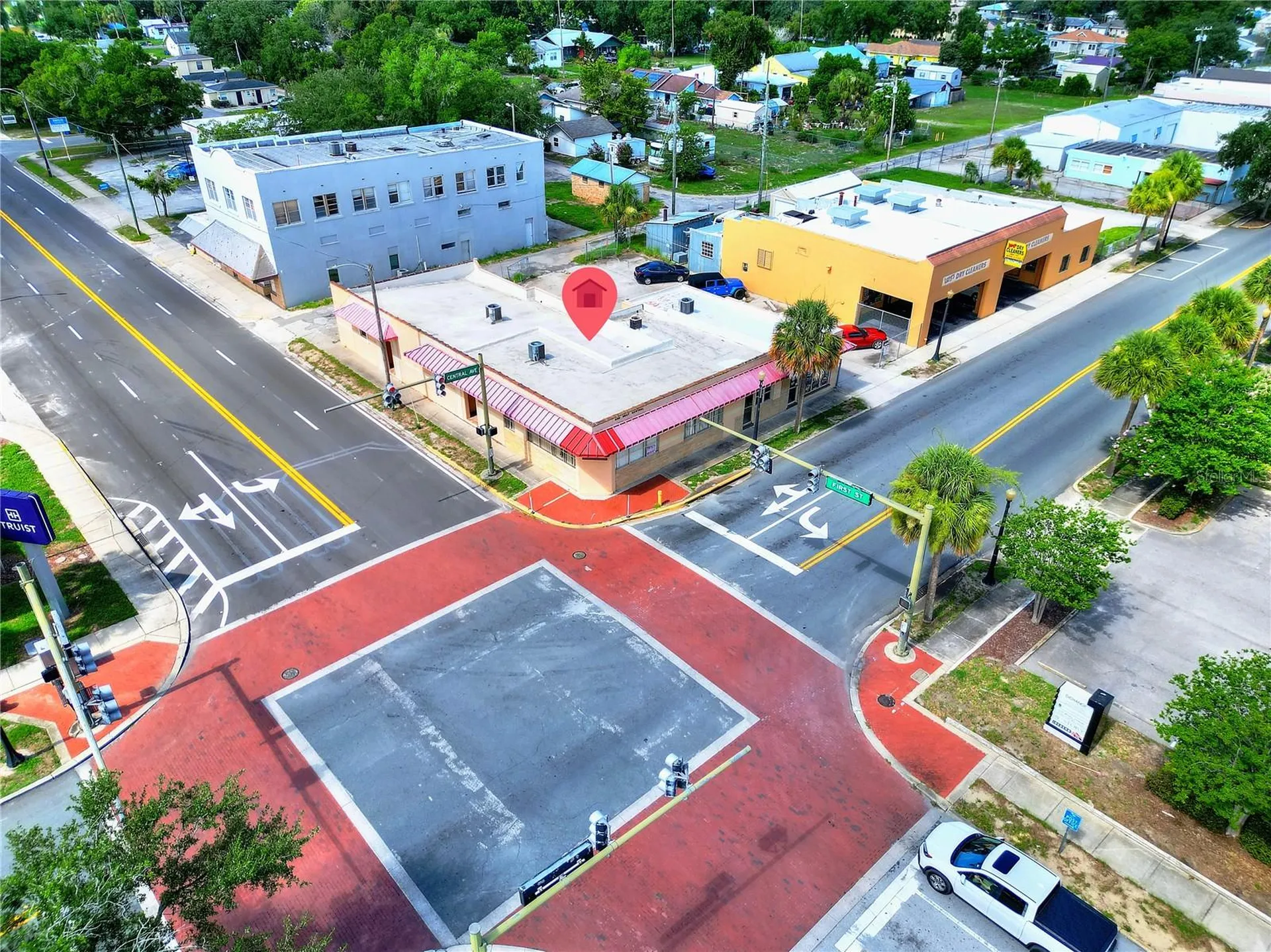 1 W Central Avenue Lake Wales FL 33853