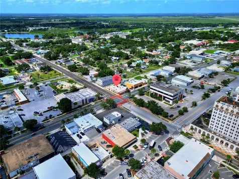 1 W Central Avenue Lake Wales FL 33853
