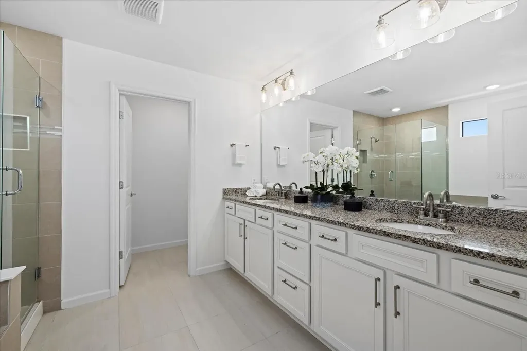 16251 Hidden Oak Loop Bradenton FL 34211