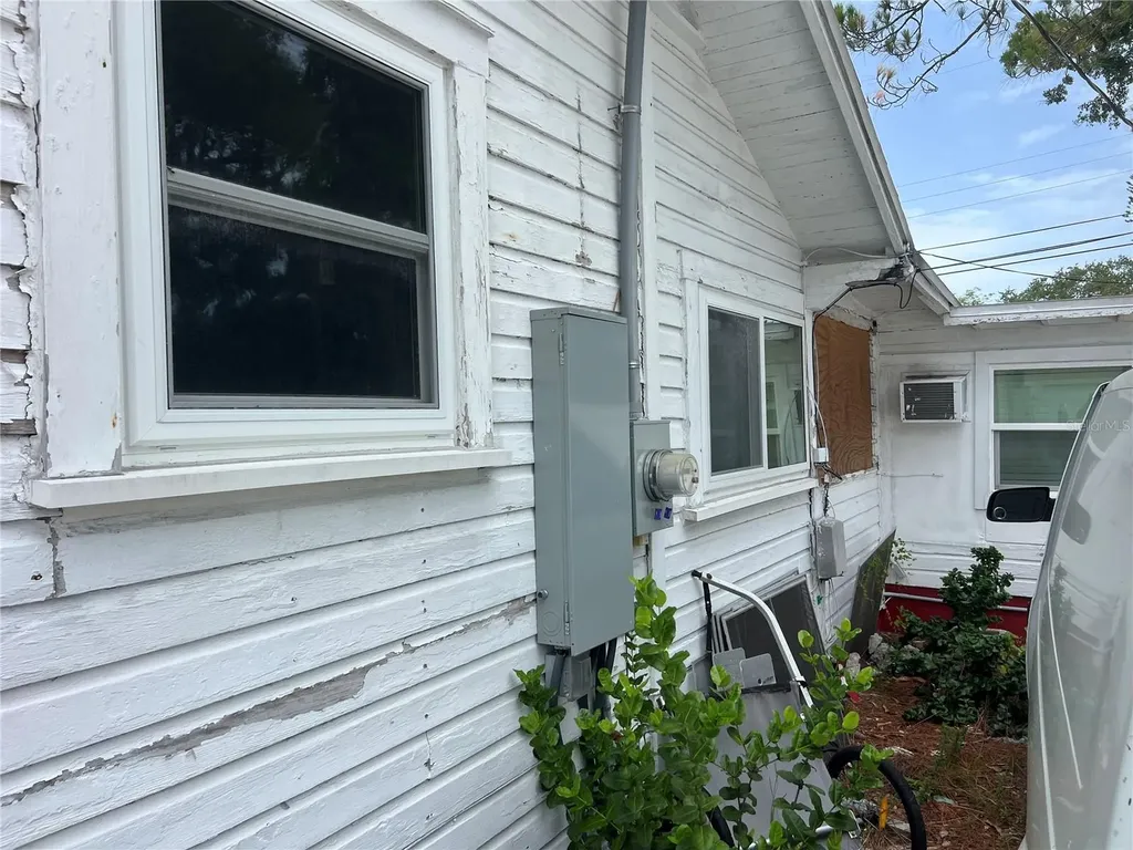 526 14th Avenue S St Petersburg FL 33701