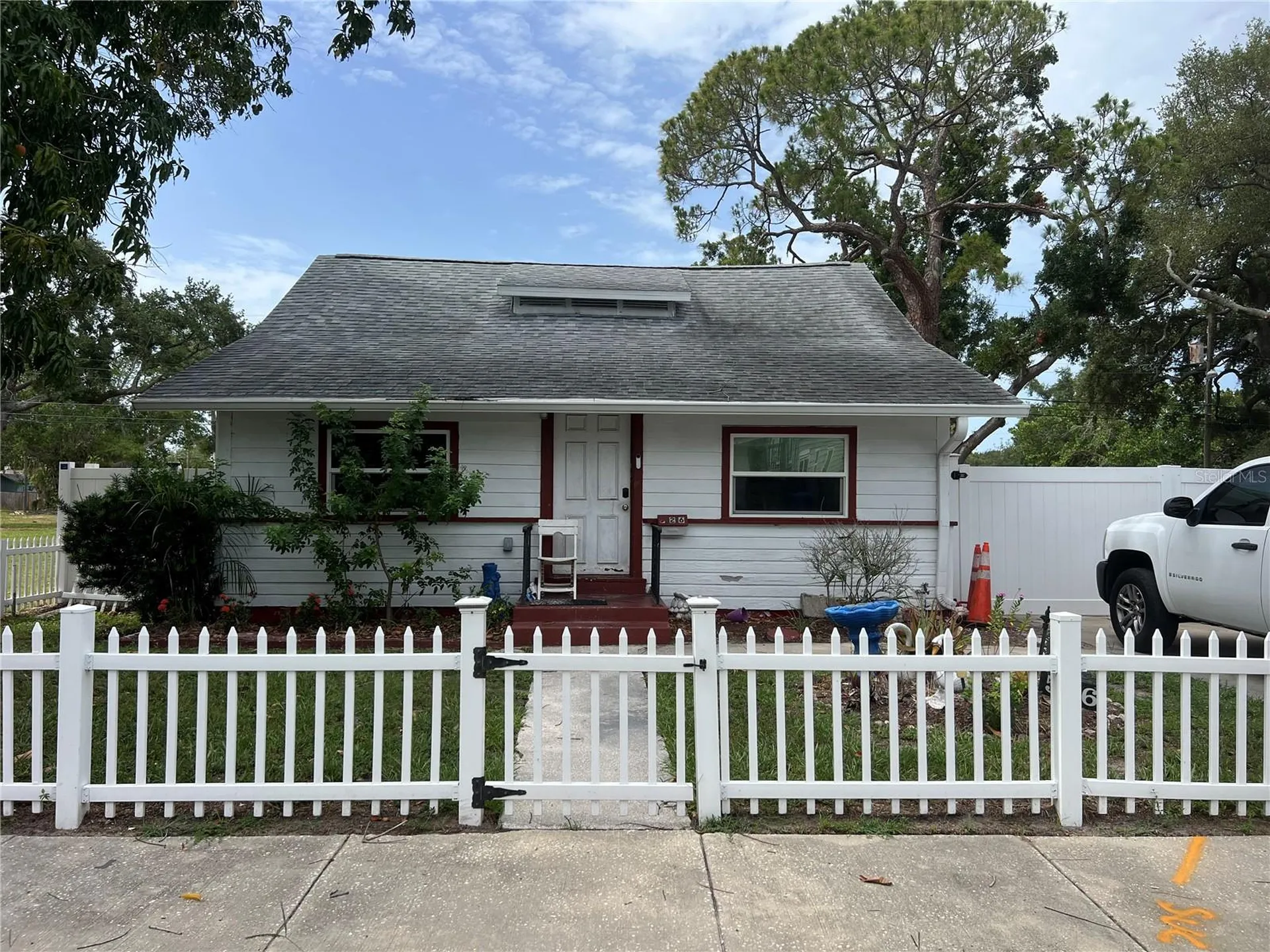 526 14th Avenue S St Petersburg FL 33701