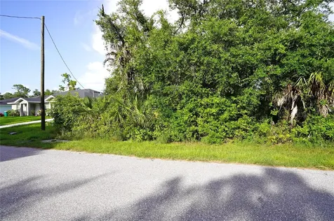 2140 Fernwood Street Port Charlotte FL 33948
