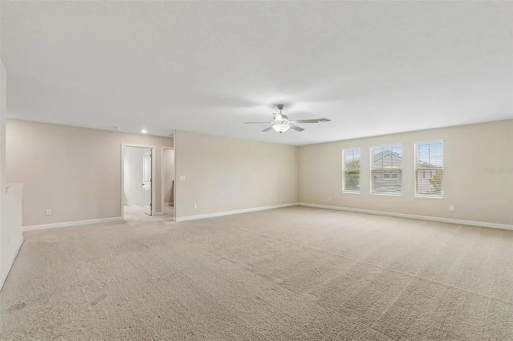 25057 Lambrusco Loop Lutz FL 33559