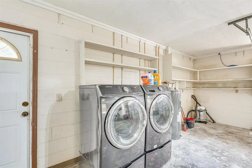 920 Lakeview Drive Wimauma FL 33598