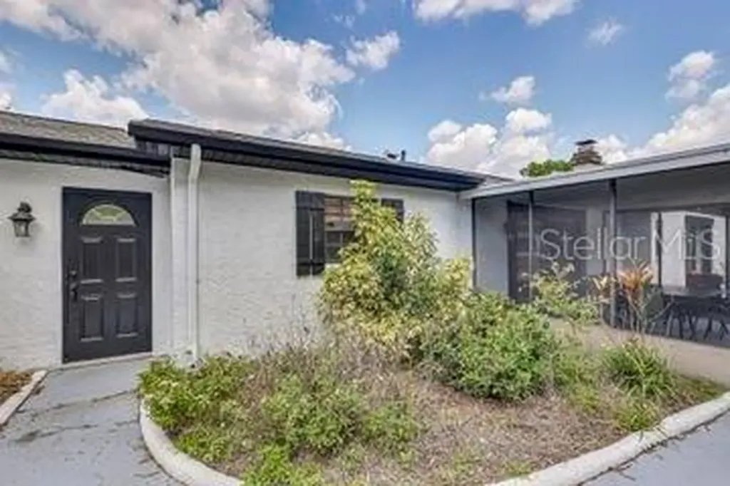 920 Lakeview Drive Wimauma FL 33598