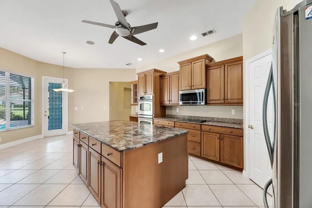 6023 Kestrel Point Avenue Lithia FL 33547