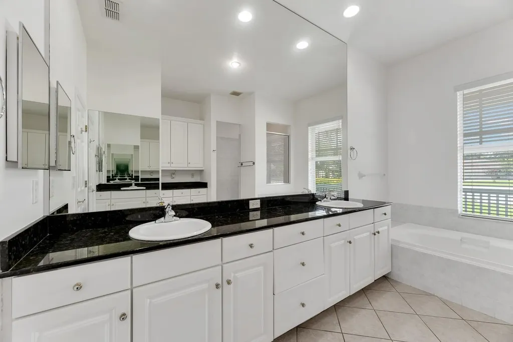 6023 Kestrel Point Avenue Lithia FL 33547