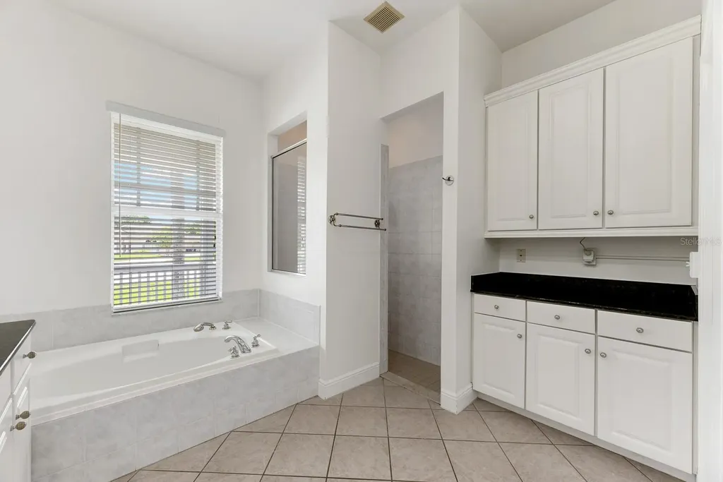 6023 Kestrel Point Avenue Lithia FL 33547