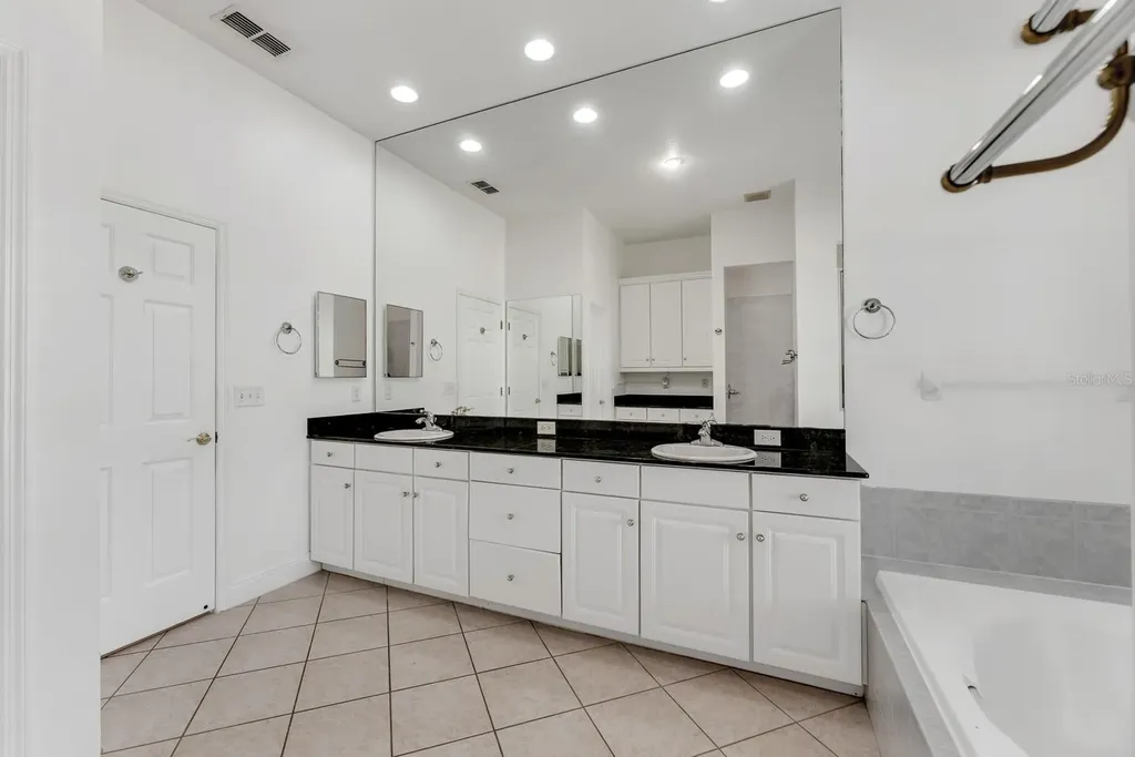 6023 Kestrel Point Avenue Lithia FL 33547