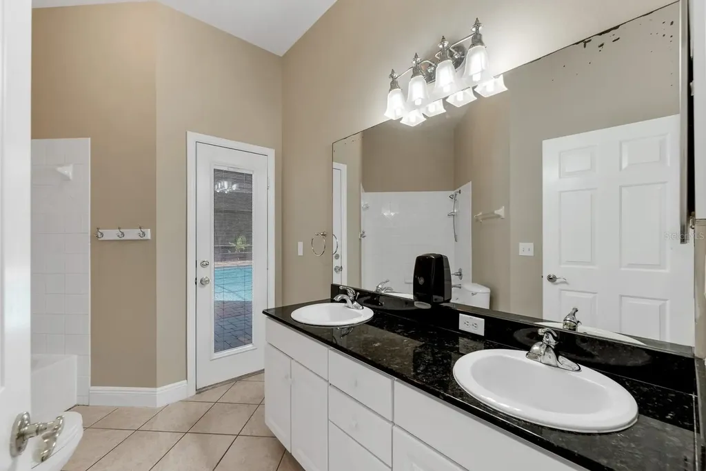 6023 Kestrel Point Avenue Lithia FL 33547