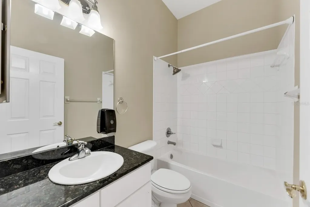 6023 Kestrel Point Avenue Lithia FL 33547
