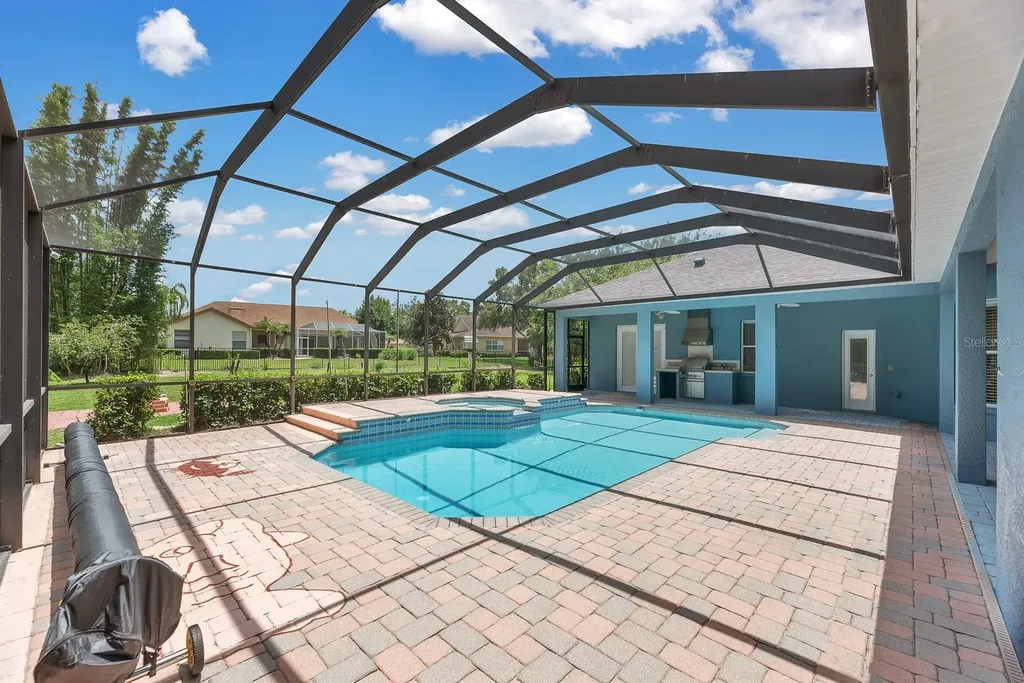 6023 Kestrel Point Avenue Lithia FL 33547