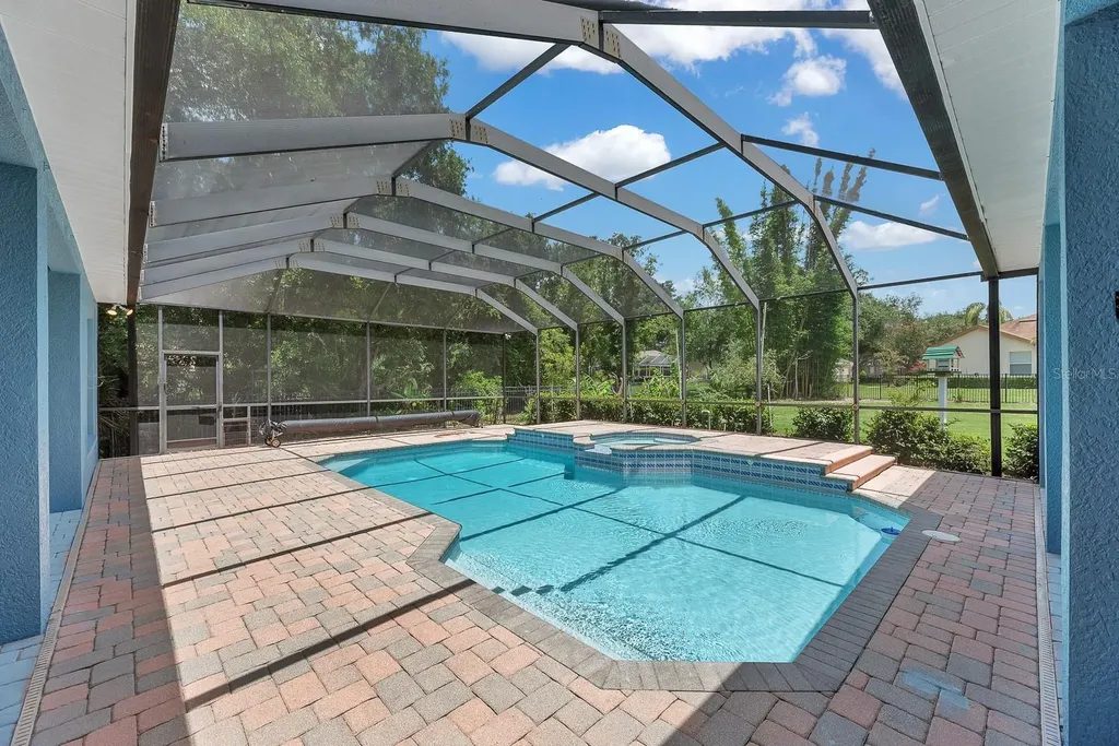6023 Kestrel Point Avenue Lithia FL 33547