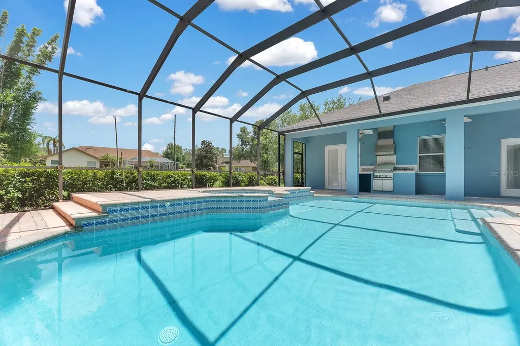 6023 Kestrel Point Avenue Lithia FL 33547