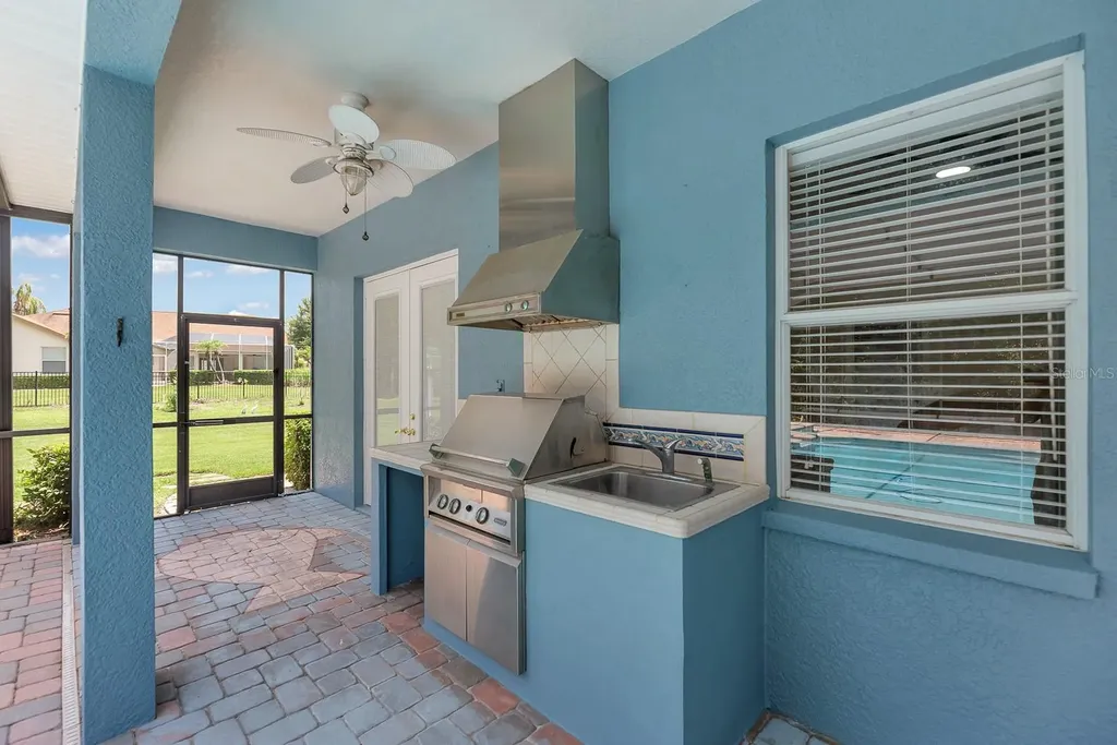 6023 Kestrel Point Avenue Lithia FL 33547