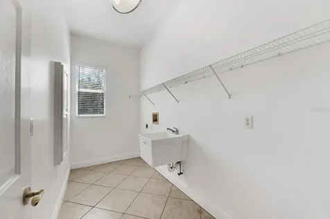 6023 Kestrel Point Avenue Lithia FL 33547