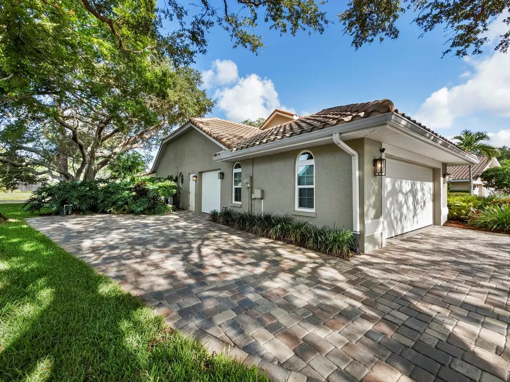 8314 Cypress Hollow Drive Sarasota FL 34238
