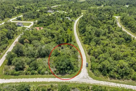 Hinshaw Avenue North Port FL 34288