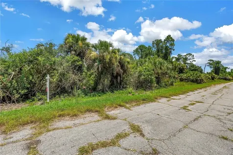 Hinshaw Avenue North Port FL 34288