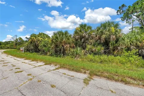Hinshaw Avenue North Port FL 34288