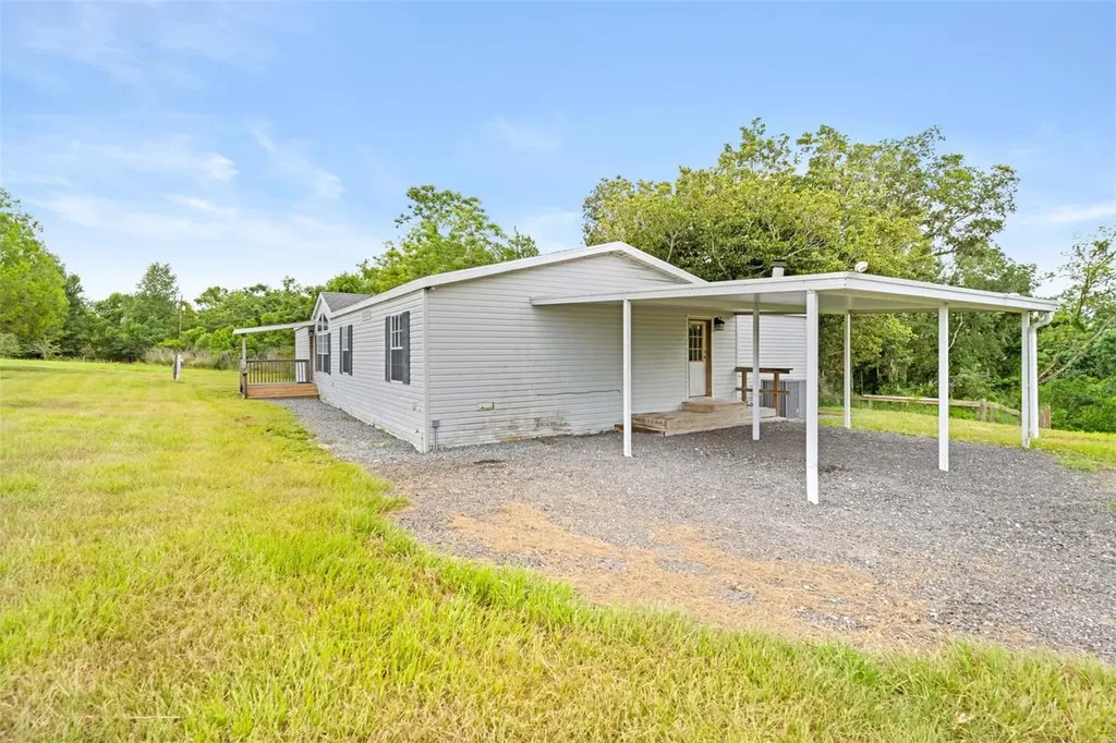 33320 Larkin Road Dade City FL 33523